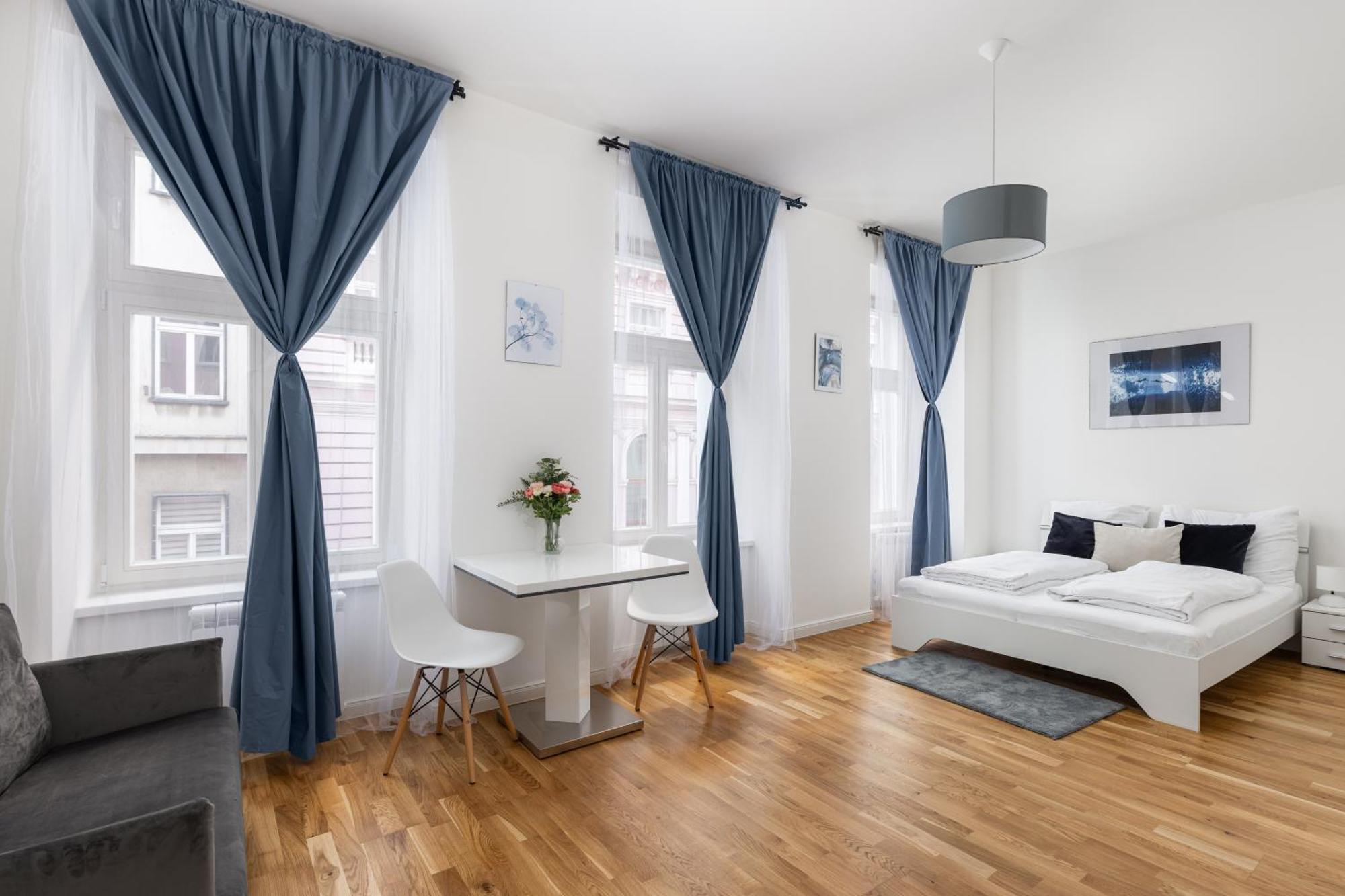 Stay2Gether Blue Vibe Studio - Metro Florenc Prague Exterior photo